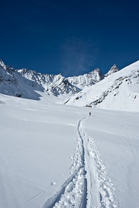 Le refuge des Aiguilles d'Arves est au bout.