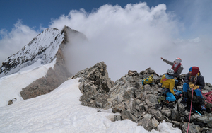 Dôme de neige et barre des Ecrins