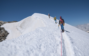 Montée au dôme de neige des Ecrins