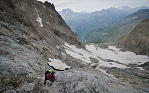 Montée au col de Muande Bellone